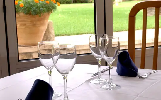 Gedeckter Tisch im Restaurant des Hotel Jeremías